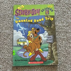 Scholastic Scooby-Doo! The Haunted Road Trip Book - Green and Yellow Cover